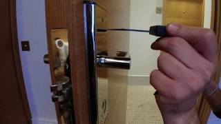 Hotel door lock  HACKING  explained [upl. by Tattan]