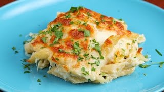 Cheesy Chicken Alfredo Pasta Bake [upl. by Kolnick]