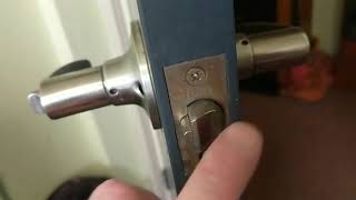 PSA Firsttry quotlockpickingquot a common door handle in under 5 seconds [upl. by Alioz]