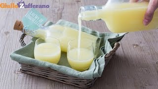 CREMA DI LIMONCELLO  Ricetta in 1 minuto [upl. by Airdnola]