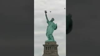 statue of Liberty dancing [upl. by Hpesoj303]