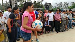 Ecuavoley Hombres VS Mujeres en San Francisco  El Corazón [upl. by Sosthenna31]