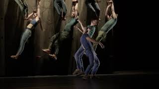 Extrait de Vertikal de Mourad Merzouki enregistré au festival Montpellier Danse 2019 [upl. by Ambrosi840]