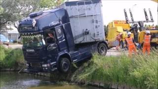 Vrachtwagen te water door ongeluk aan de Burgerweg [upl. by Latsyrhc]