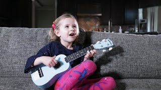 TWINKLE TWINKLE LITTLE STAR  5YearOld Claires First Song on Ukulele [upl. by Welby185]