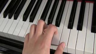 How to play piano The basics Piano Lesson 1 [upl. by Heinrick]