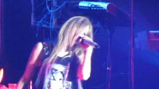 quotCOMPLICATEDquot  Avril Lavigne Live in Manila 21612 HD [upl. by Yonit820]